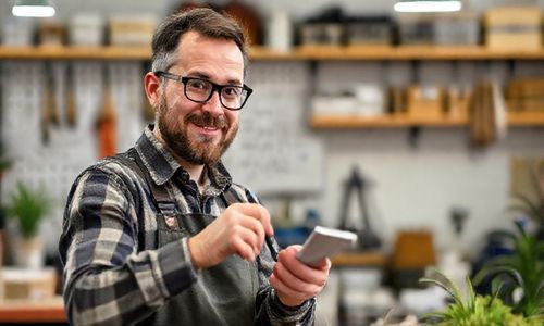 中小企业的朋友， 也Ke以找到一个细心的小帮手